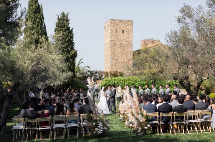 Destination Wedding en un Castillo en la Costa Brava Garden ceremony